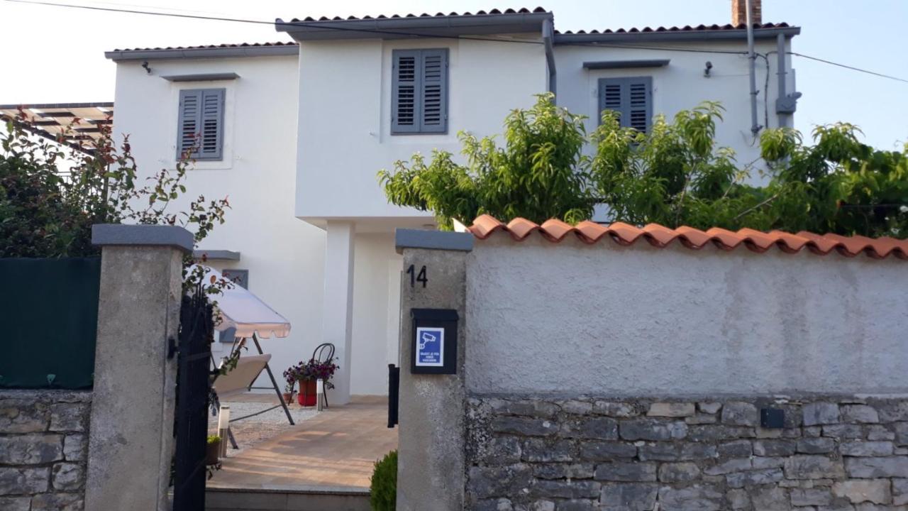 Holiday Home Dioniza Воднян Экстерьер фото