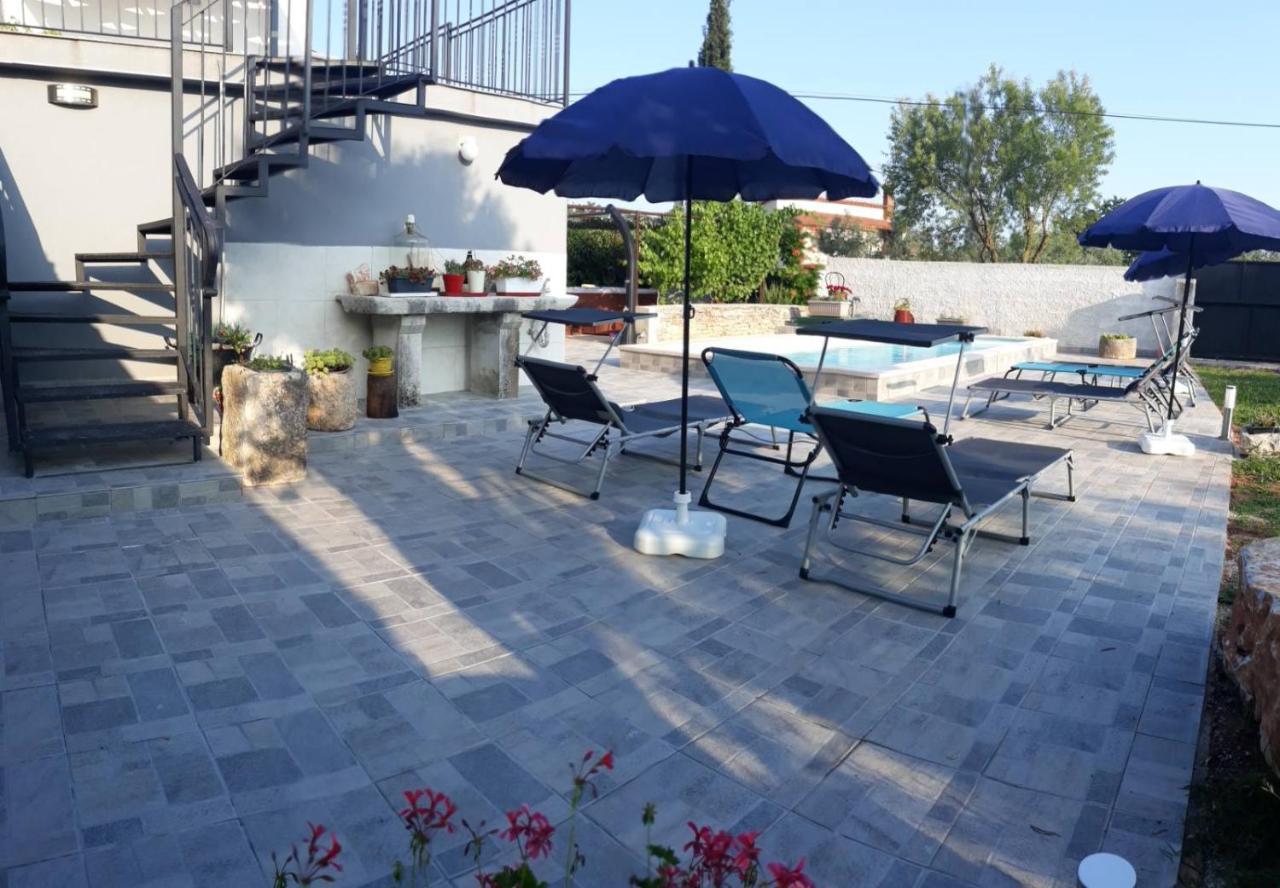 Holiday Home Dioniza Воднян Экстерьер фото