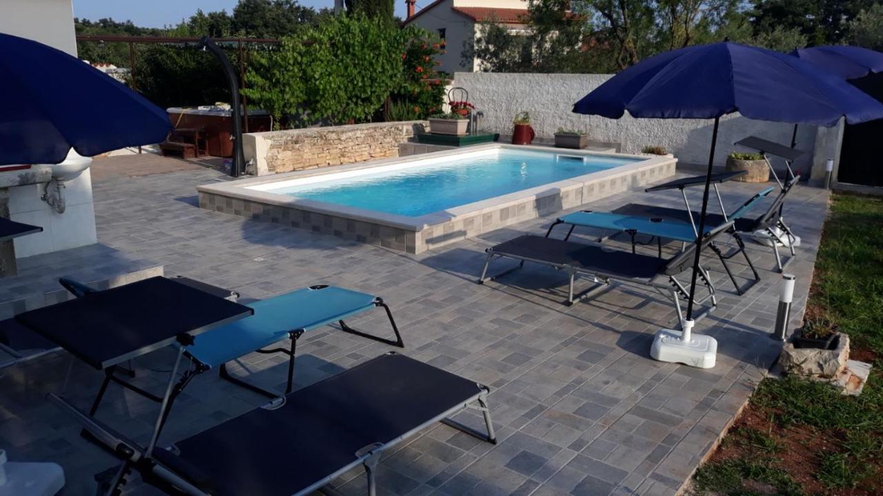 Holiday Home Dioniza Воднян Экстерьер фото